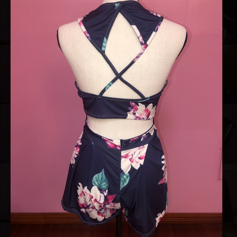 two piece set - Picture 2 of 3